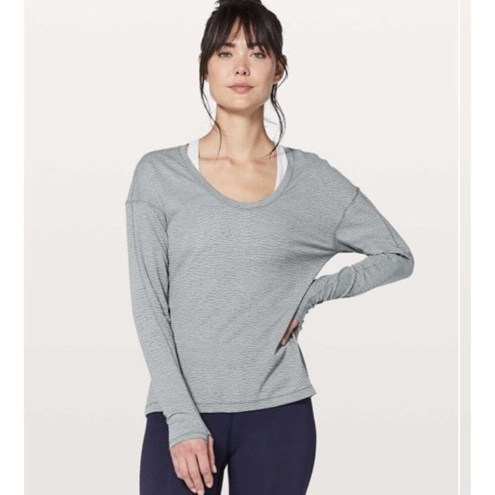 Lululemon Meant To Move Long Sleeve Size M / 8 Luon Artic‎ Grey